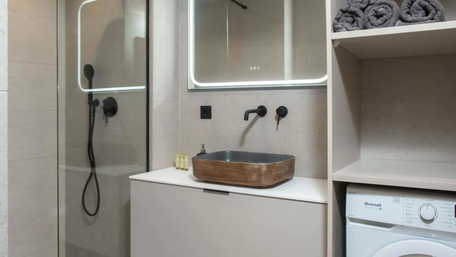 Apartment Central Deluxe Spacious Studio Thessaloniki