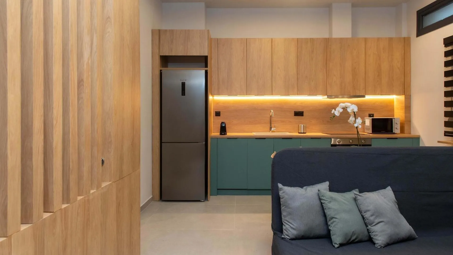 Central Deluxe Spacious Studio Thessaloniki Apartment
