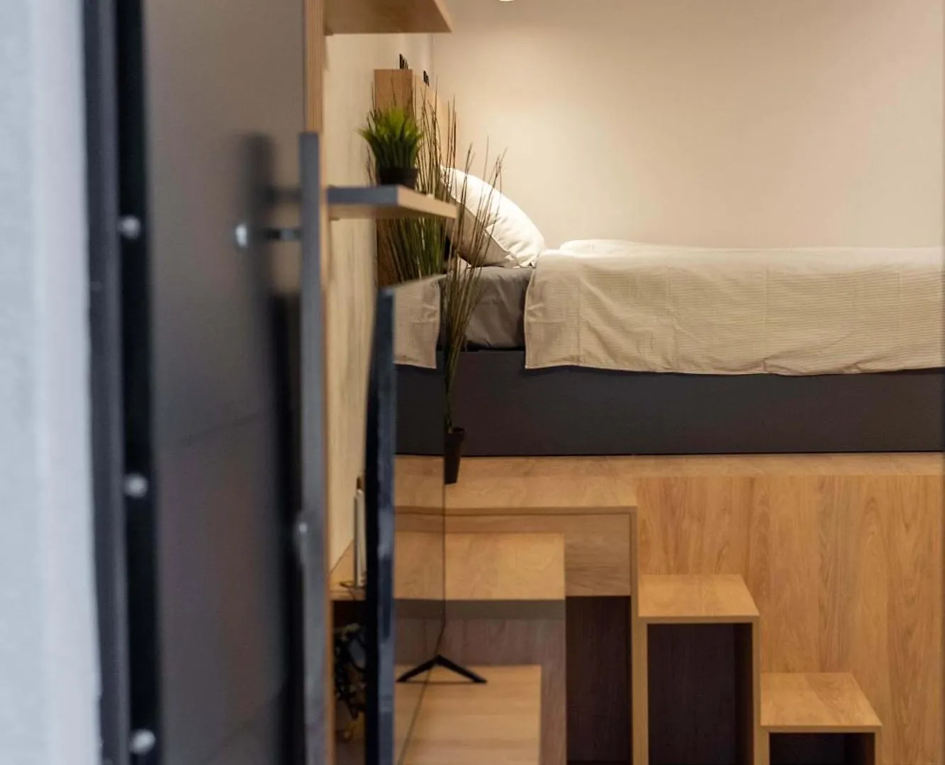 Central Deluxe Spacious Studio Thessaloniki Apartment